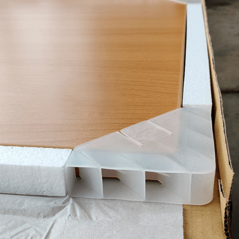 Zabezpieczenie blatu biurkowego o wymiarach 120x80 cm podczas przesyłki Zabezpieczenie blatu biurkowego o wymiarach 120x80 cm podczas przesyłki